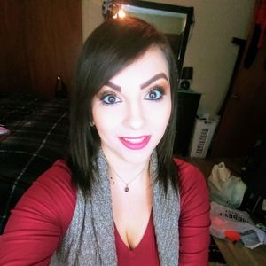 Meet your Posher, Alicia